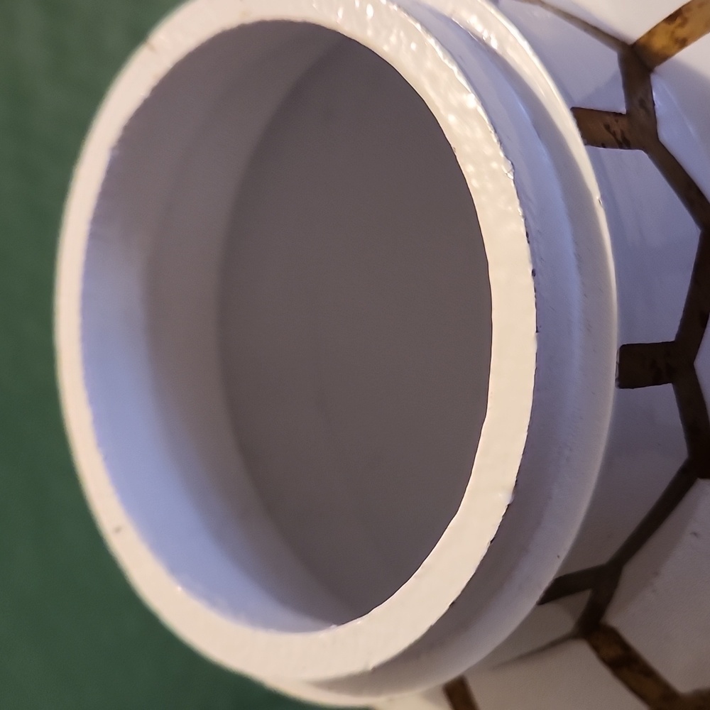 Gold Mesh Ginger Jar/Geometric Vase - Picture 5 of 8